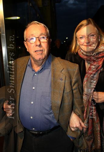 Amstelveen, 9 Oktober 2009
Premiere Ivo Niehe in het Cultureel Centrum
Louis v Dijk met zijn vrouw
Foto Peter Smulders BV