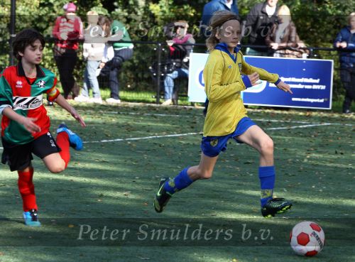 Blaricum, 17 Oktober 2009
Marco Borsato zijn zoontje Luca Borsato speelt met BVV 31 E2 tegen Zuidvogel E4, eindstand 4-7
Foto Peter Smulders BV