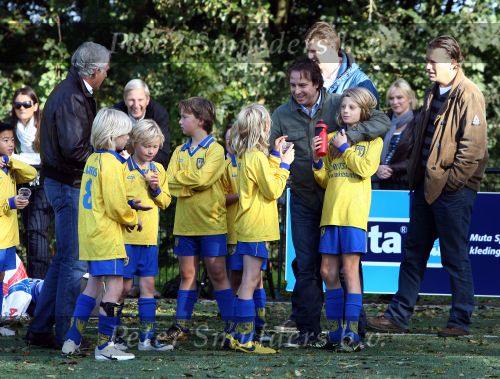 Blaricum, 17 Oktober 2009
Marco Borsato zijn zoontje Luca Borsato speelt met BVV 31 E2 tegen Zuidvogel E4, eindstand 4-7
Foto Peter Smulders BV