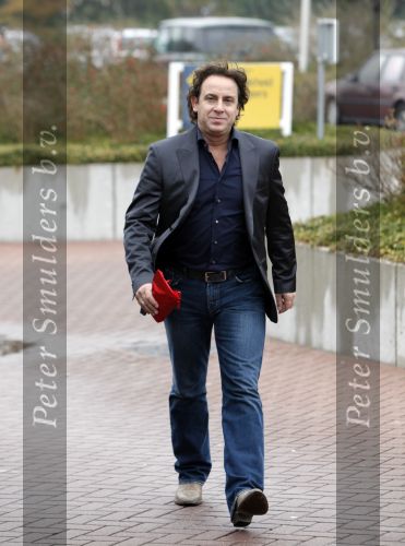Purmerend 22 oktober 2009
Jan Smit wordt in het ziekenhuis van Purmerend opgezocht door zijn vriendin Liza Plat manager Jaap Buys collega Marco Borsato en vander Ruud Smit.
Peter Smulders bv