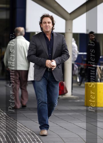 Purmerend 22 oktober 2009
Jan Smit wordt in het ziekenhuis van Purmerend opgezocht door zijn vriendin Liza Plat manager Jaap Buys collega Marco Borsato en vander Ruud Smit.
Peter Smulders bv