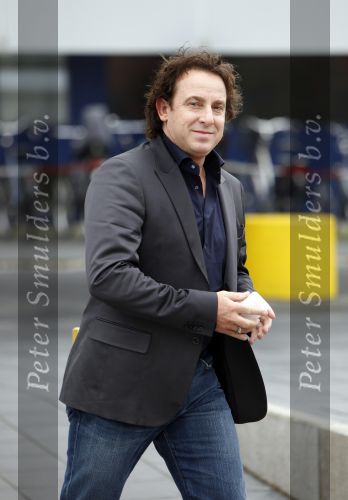 Purmerend 22 oktober 2009
Jan Smit wordt in het ziekenhuis van Purmerend opgezocht door zijn vriendin Liza Plat manager Jaap Buys collega Marco Borsato en vander Ruud Smit.
Peter Smulders bv
