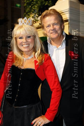 Amsterdam 29 oktober 2009
Beaumonde awards in het Amstel hotel. Marga Scheide met man
Peter Smulders bv