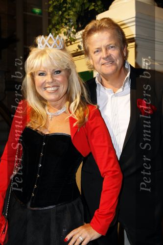 Amsterdam 29 oktober 2009
Beaumonde awards in het Amstel hotel. Marga Scheide met man
Peter Smulders bv