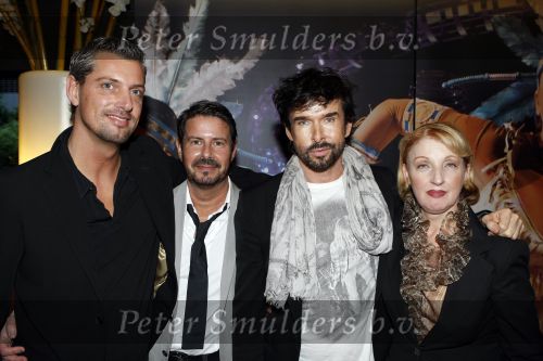 Rotterdam 25 oktober 2009
Premiere Holiday on ice in ahoy. Mari v d Ven met vrienden
Peter Smulders bv