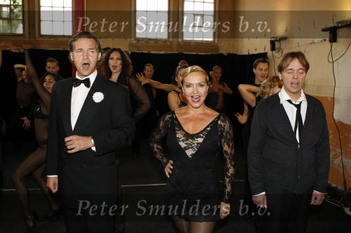 Hoorn 6 oktober 2009
Perspresentatie musical Chicago met oa Peter Lusse Mariska v Kolck Thom Hoffman Doris Baaten en Joke de Kruif.
Peter Smulders bv
