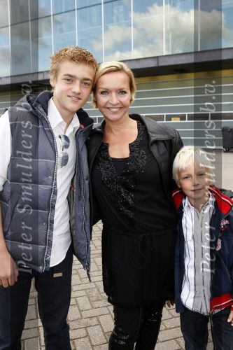 Amsterdam 18 oktober 2009
Premiere Sing along. Mariska v Kolck met zoons
Peter Smulders bv