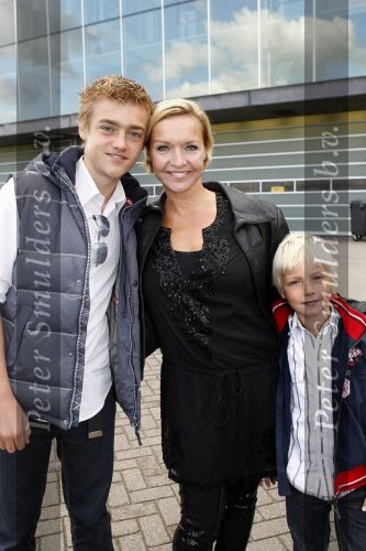 Amsterdam 18 oktober 2009
Premiere Sing along. Mariska v Kolck met zoons
Peter Smulders bv