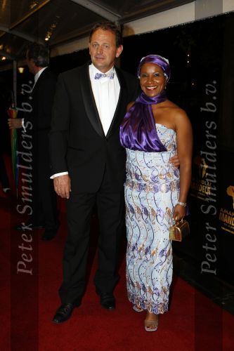 Amsterdam 24 oktober 2009
Premiere Musical over Nelson mandela in carre. nelli Cooman met haar man
Peter Smulders bv