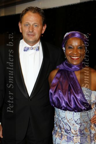 Amsterdam 24 oktober 2009
Premiere Musical over Nelson mandela in carre. nelli Cooman met haar man
Peter Smulders bv
