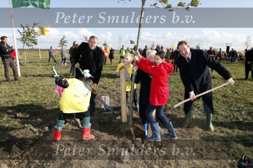 Benthuizen 17 oktober 2009
Nationale boomplantdag. Onno Hoes
Peter Smulders bv