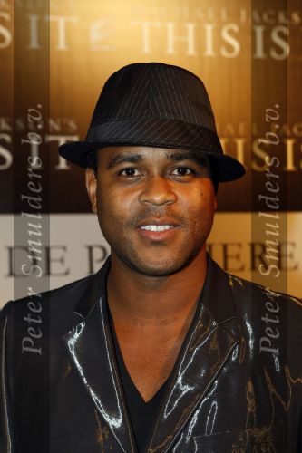 Amsterdam 28 2n 28 oktober 2009
Premiere film michael Jackson in Tuschinski. Patrick Kluivert
Peter Smulders bv