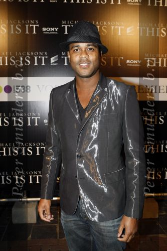 Amsterdam 28 2n 28 oktober 2009
Premiere film michael Jackson in Tuschinski. Patrick Kluivert
Peter Smulders bv