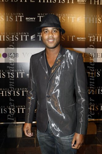 Amsterdam 28 2n 28 oktober 2009
Premiere film michael Jackson in Tuschinski. Patrick Kluivert
Peter Smulders bv