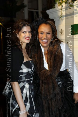 Amsterdam 29 oktober 2009
Beaumonde awards in het Amstel hotel. Patty Brard met kapster
Peter Smulders bv