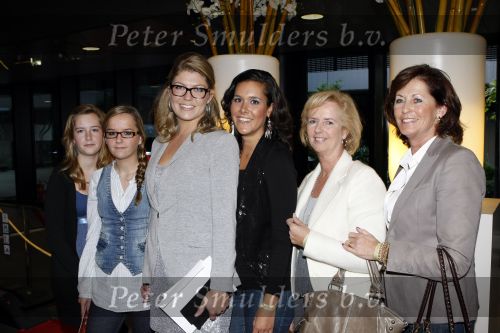 Rotterdam 25 oktober 2009
Premiere Holiday on ice in ahoy. Gooisch meisje Pauline Wingelaar met familie
Peter Smulders bv
