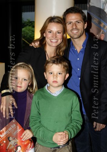 Rotterdam 25 oktober 2009
Premiere Holiday on ice in ahoy. Pernille la Lau met kinderen en nieuwe vriend
Peter Smulders bv