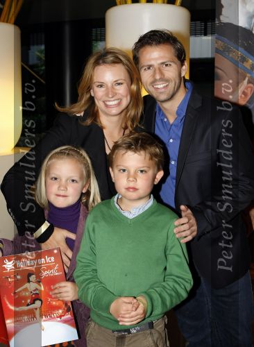 Rotterdam 25 oktober 2009
Premiere Holiday on ice in ahoy. Pernille la Lau met kinderen en nieuwe vriend
Peter Smulders bv