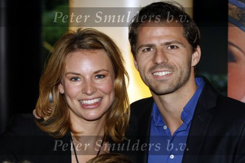 Rotterdam 25 oktober 2009
Premiere Holiday on ice in ahoy. Pernille la Lau met kinderen en nieuwe vriend
Peter Smulders bv