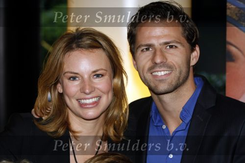 Rotterdam 25 oktober 2009
Premiere Holiday on ice in ahoy. Pernille la Lau met kinderen en nieuwe vriend
Peter Smulders bv