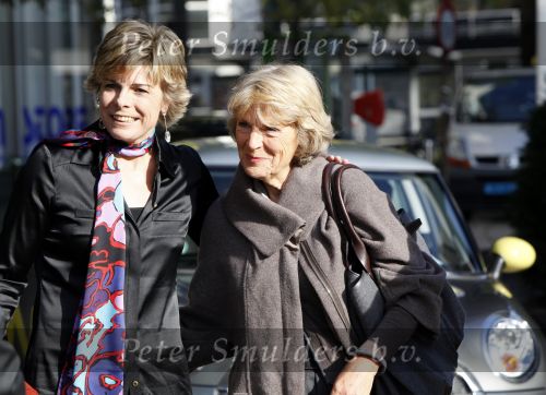 Rotterdam 28 oktober 2009
Prinses Laurentien Prins Constantijn en Prinses Irene arriveren in een electrische mini cooper bij bijeenkomst.
Peter Smulders bv