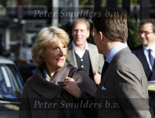 Rotterdam 28 oktober 2009
Prinses Laurentien Prins Constantijn en Prinses Irene arriveren in een electrische mini cooper bij bijeenkomst.
Peter Smulders bv