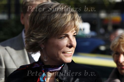 Rotterdam 28 oktober 2009
Prinses Laurentien Prins Constantijn en Prinses Irene arriveren in een electrische mini cooper bij bijeenkomst.
Peter Smulders bv