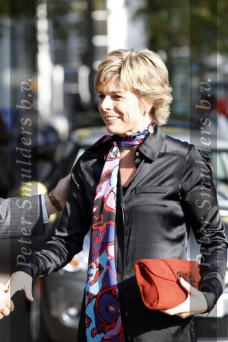 Rotterdam 28 oktober 2009
Prinses Laurentien Prins Constantijn en Prinses Irene arriveren in een electrische mini cooper bij bijeenkomst.
Peter Smulders bv