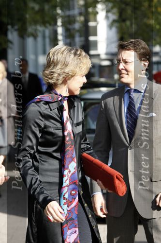 Rotterdam 28 oktober 2009
Prinses Laurentien Prins Constantijn en Prinses Irene arriveren in een electrische mini cooper bij bijeenkomst.
Peter Smulders bv
