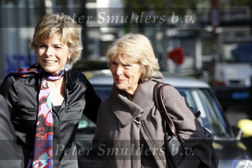 Rotterdam 28 oktober 2009
Prinses Laurentien Prins Constantijn en Prinses Irene arriveren in een electrische mini cooper bij bijeenkomst.
Peter Smulders bv