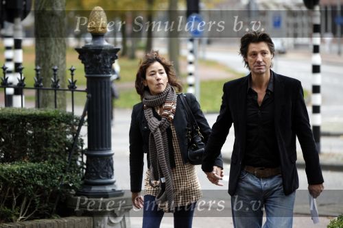 Haarlem 19 0ktober 2009
Rechtzaak Rick Engelkes tegen zijn achterbuurvrouw ivm oplichting 1 miljoen euro  over onroerend goed in dubai Rick kwam met zijn vrouw Annemarie. Alleen de rechter mocht binnen gefotografeerd worden
Peter Smulders bv