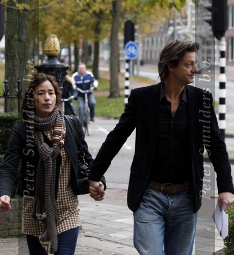 Haarlem 19 0ktober 2009
Rechtzaak Rick Engelkes tegen zijn achterbuurvrouw ivm oplichting 1 miljoen euro  over onroerend goed in dubai Rick kwam met zijn vrouw Annemarie. Alleen de rechter mocht binnen gefotografeerd worden
Peter Smulders bv