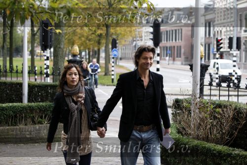 Haarlem 19 0ktober 2009
Rechtzaak Rick Engelkes tegen zijn achterbuurvrouw ivm oplichting 1 miljoen euro  over onroerend goed in dubai Rick kwam met zijn vrouw Annemarie. Alleen de rechter mocht binnen gefotografeerd worden
Peter Smulders bv