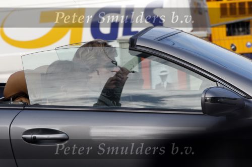 Amsterdam 29 oktober 2009
Robert jensen en Jan Paparazzi op terras en in de mercedes cabrio van Robert.
Peter Smulders bv