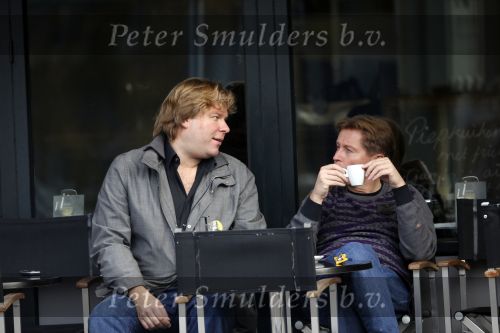 Amsterdam 29 oktober 2009
Robert jensen en Jan Paparazzi op terras en in de mercedes cabrio van Robert.
Peter Smulders bv