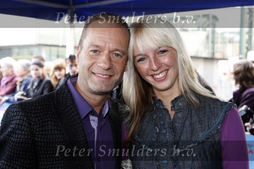 Amsterdam 18 oktober 2009
Premiere Sing along. Ron Boszhard met vriendin
Peter Smulders bv