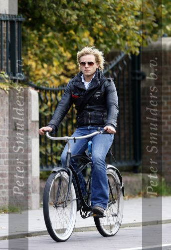 Amsterdam 13 oktober 2009
Sander Foppele op de fiets in Amsterdam.
Peter Smulders bv