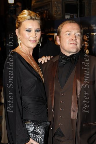 Amsterdam 26 oktober 2009
Premiere terug naar de kust in Tuschinski. Saskia Noort met man
Peter Smulders bv