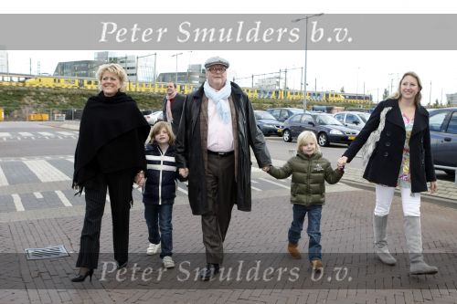 Amsterdam 18 oktober 2009
Premiere Sing along. Guus Verstraete met dochter  en kleinkinderen en vrouw Simone Kleinsma
Peter Smulders bv