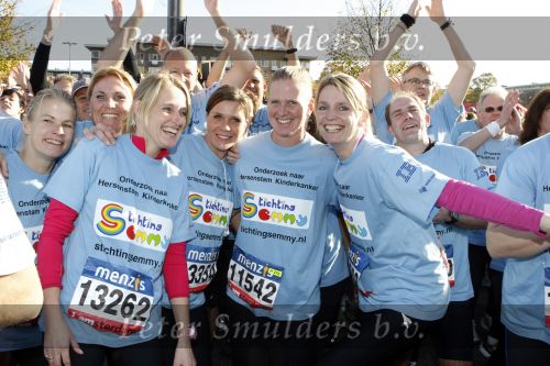 Amsterdam 18 oktober 2009
Wendy v Dijk geeft het startschot van de 7.5 km van Menzis bij de amsterdam marathon. Er wordt gelopen voor de stichting Semmy.
 Wendy is 4 en een halve maand zwanger. Haar broer Mike loopt ook mee alsmede Lodewijk Hoekstra.
Peter Smulders bv