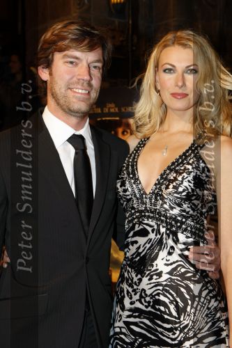 Amsterdam 26 oktober 2009
Premiere terug naar de kust in Tuschinski. Susan Smit met vriend
Peter Smulders bv