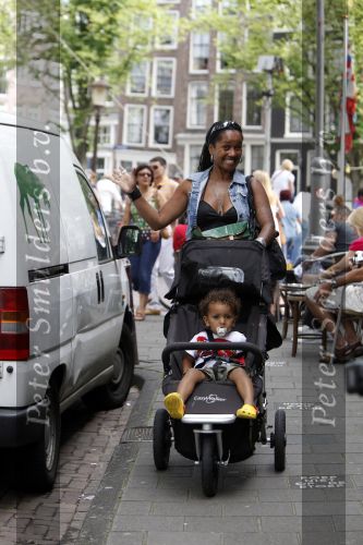Am,sterdam 1 augustus 2009
Ex vrouw Wim Kieft Sylvia met zoontje.
Peter Smulders bv
