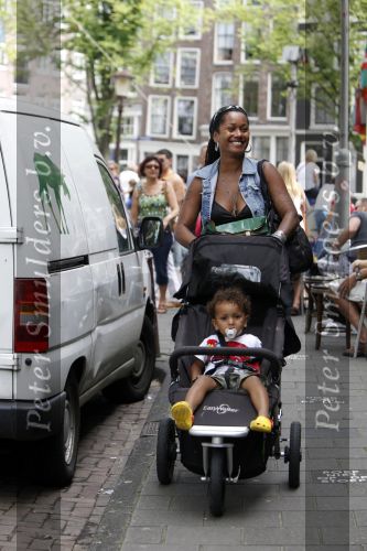 Am,sterdam 1 augustus 2009
Ex vrouw Wim Kieft Sylvia met zoontje.
Peter Smulders bv