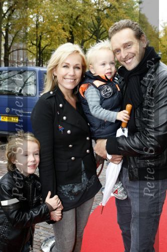 Den Haag 11 oktober 2009
Premiere in theater Diligentia. Tanja Jess met kinderen en broer
Peter Smulders bv