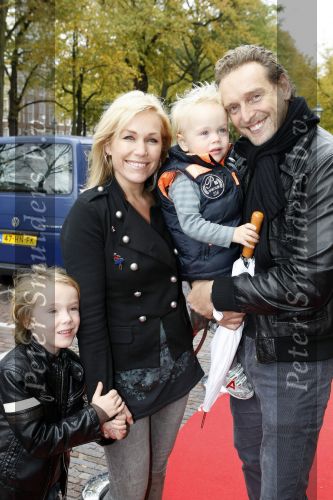 Den Haag 11 oktober 2009
Premiere in theater Diligentia. Tanja Jess met kinderen en broer
Peter Smulders bv