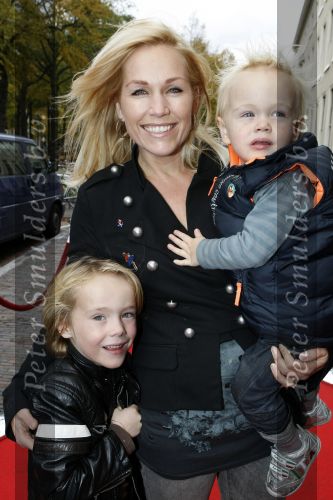Den Haag 11 oktober 2009
Premiere in theater Diligentia. Tanja Jess met kinderen en broer
Peter Smulders bv