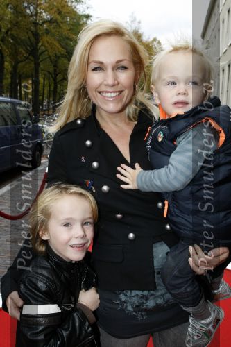 Den Haag 11 oktober 2009
Premiere in theater Diligentia. Tanja Jess met kinderen en broer
Peter Smulders bv