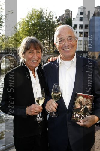 Amsterdam 8 november 2009
Presentatie boek Theo Heuft over zijn leven en Yab Yum. Theo Heuft met zijn vriendin
Peter Smulders bv
