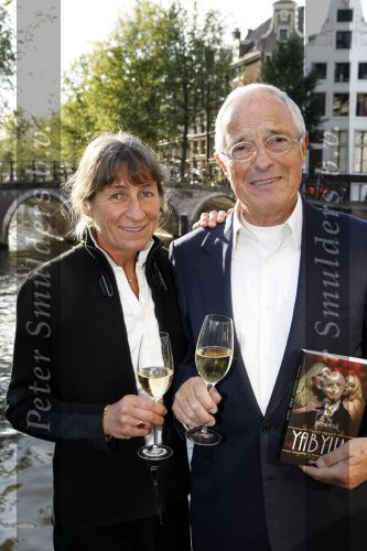 Amsterdam 8 november 2009
Presentatie boek Theo Heuft over zijn leven en Yab Yum. Theo Heuft met zijn vriendin
Peter Smulders bv