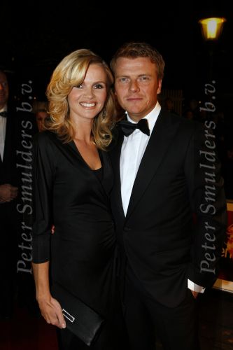 Amsterdam 23 oktober 2009
Televizierring 2009 in Carre in Amsterdam. Bastiaan Ragas en zijn zwangere vrouw Tooske Ragas
Peter Smulders bv